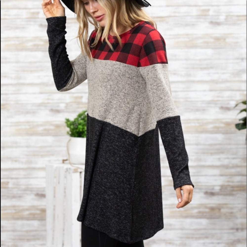 Plus Size long sleeve hacci plaid tunic - Picture 2 of 5